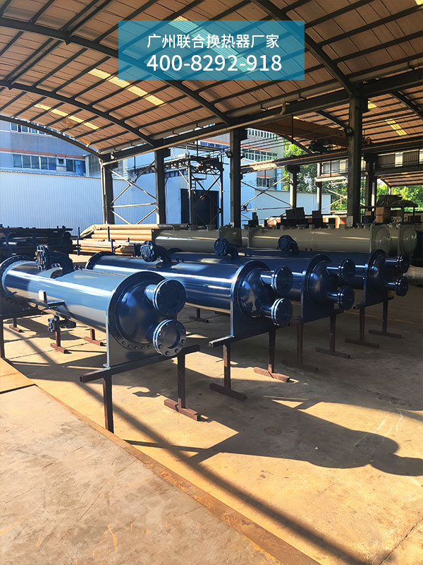 4套滿液式蒸發(fā)器交付冷水機廠家